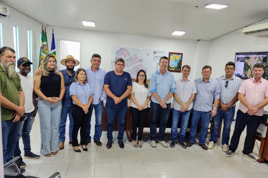Equipe da Prefeitura de Sorriso conhece potencialidades e partilha informações com equipe gestora de Juína 