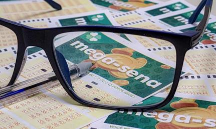 Duas apostas realizadas em Cuiabá faturaram R$ 207 mil em sorteio da Mega 