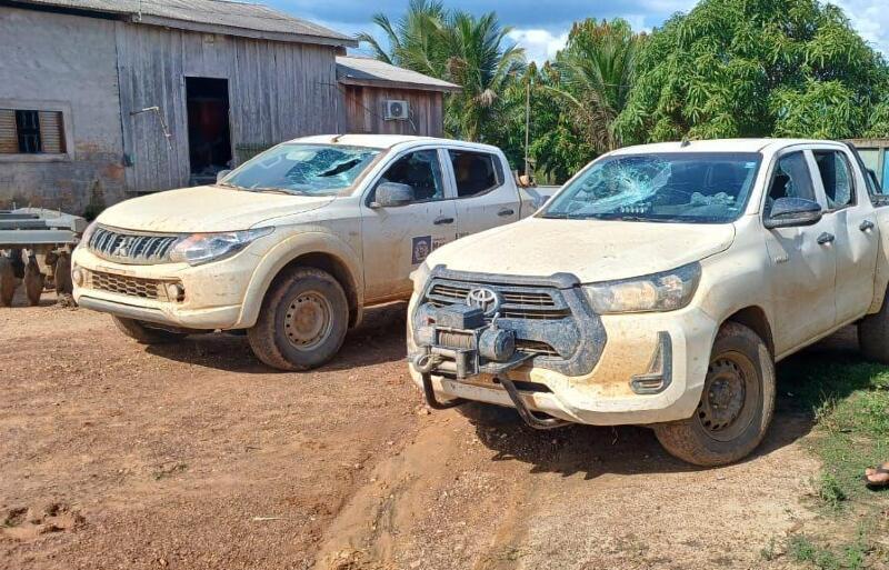 Durante fiscalização fazendeiro usa picareta e danifica viaturas da Sema em Colniza; assista ao vídeo 