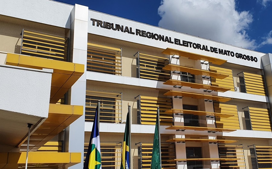 Presidente do TRE-MT dá posse para duas analistas de Aripuanã e Canarana