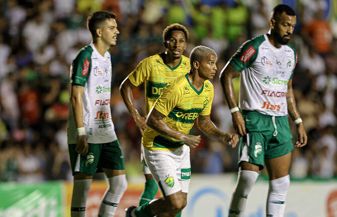 Luverdense sai na frente, leva virada e perde em casa para o Cuiabá 