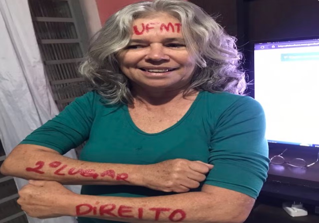 Aos 60 anos, feirante é aprovada em 2º lugar para curso de direito na UFMT: 'tema da redação foi minha história de vida' 