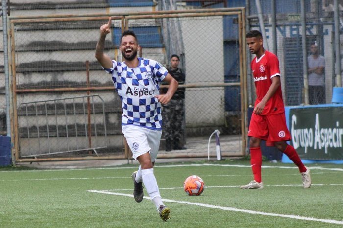 Morto nesta semana, ex-jogador do Grêmio estava na rua e com vida quando foi socorrido após agressões 