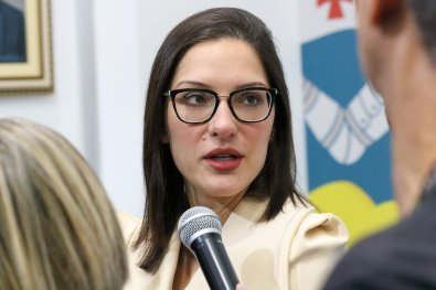 Janaina afirma estar fechada com Botelho 