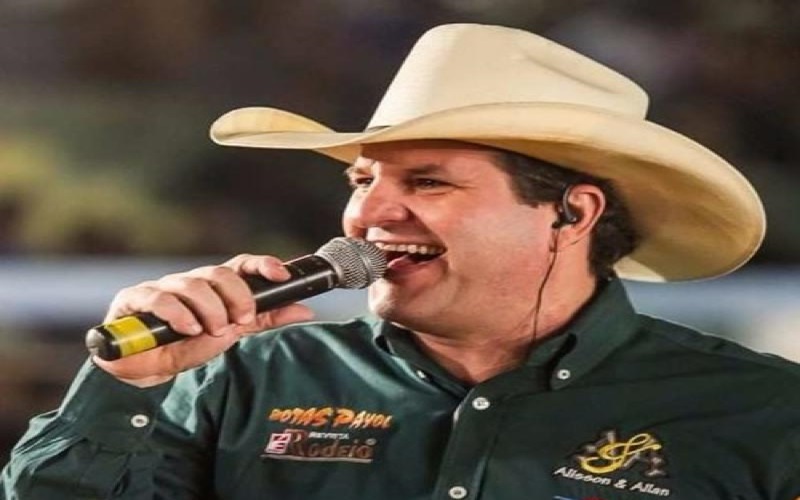 Sindicato Rural confirma o locutor Márcio Alexandre na EXPOJUÍNA 2024 