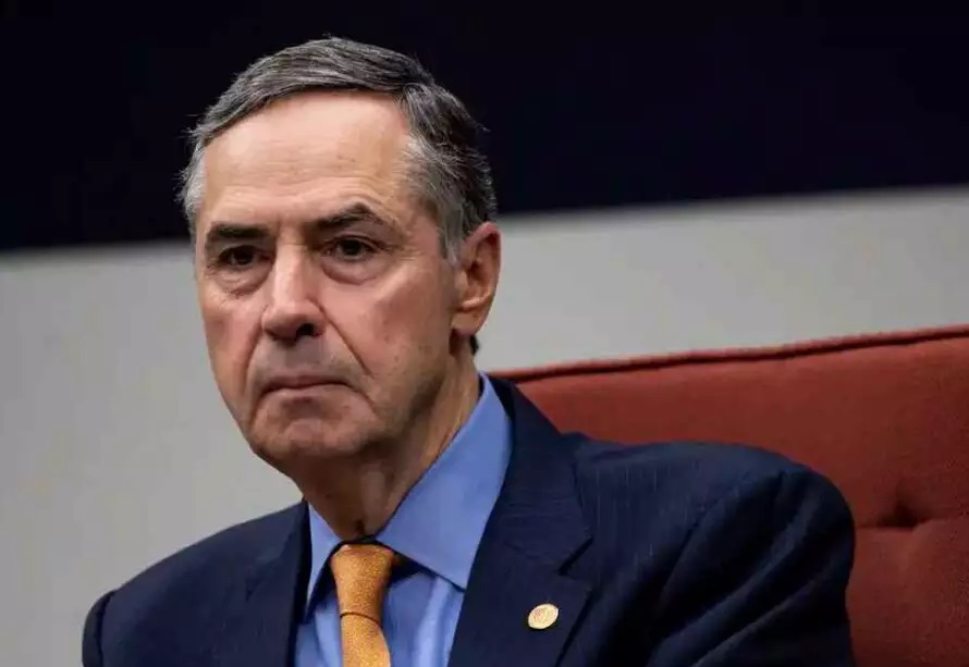 Barroso ignora mal estar com o Congresso, critica militares e provoca Bolsonaro 
