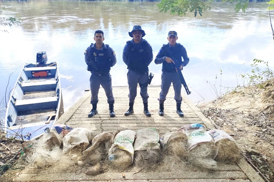 PM apreende várias redes de pesca durante fiscalização no Rio Aripuanã e Canamã