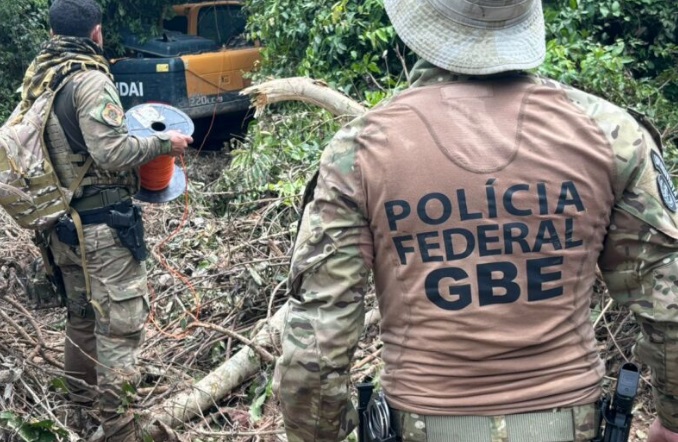 Ação conjunta destrói 22 pás-carregadeiras em operação contra garimpo ilegal em Mato Grosso 