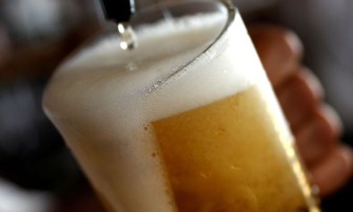 Governo tributará bebidas de acordo com teor alcoólico; entenda 