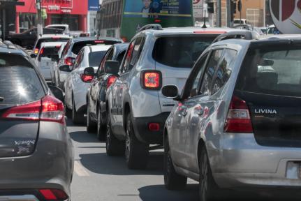 Licenciamento de veículos com placa final 5 deve ser pago até 31 de maio 