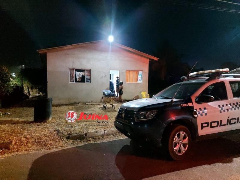 Jovem de 15 anos é morta com um tiro no sofá de casa em Juína 