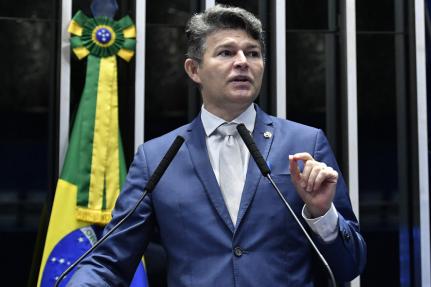Bancada da direita de MT pede saída de Moraes 