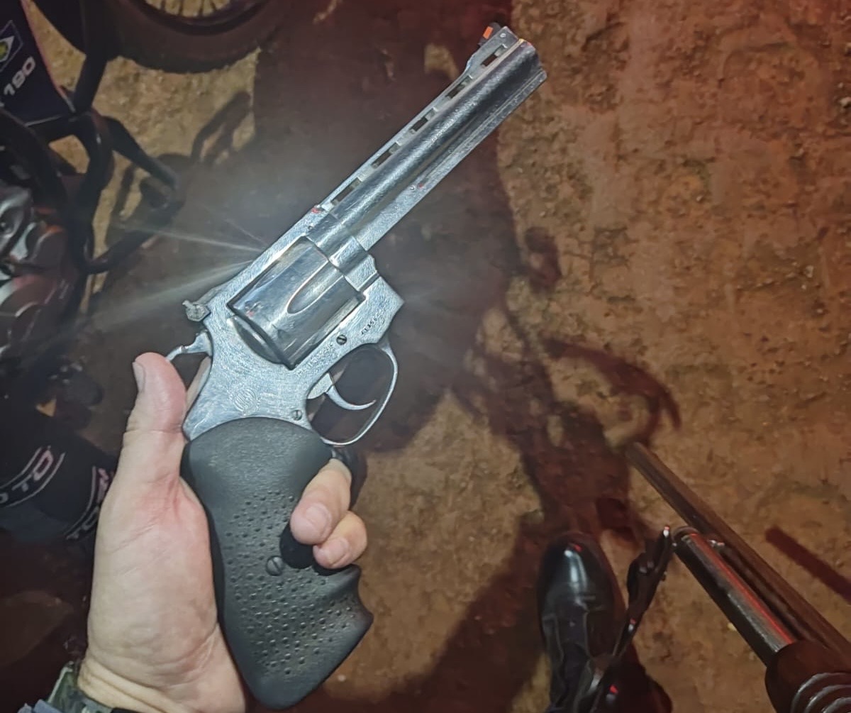 Homem é preso com arma de fogo durante abordagem da Polícia Militar em Aripuanã 