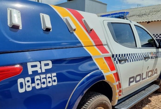 Bandidos armados amarram duas mulheres e roubam R$ 600 mil em joias e moto em Juína 