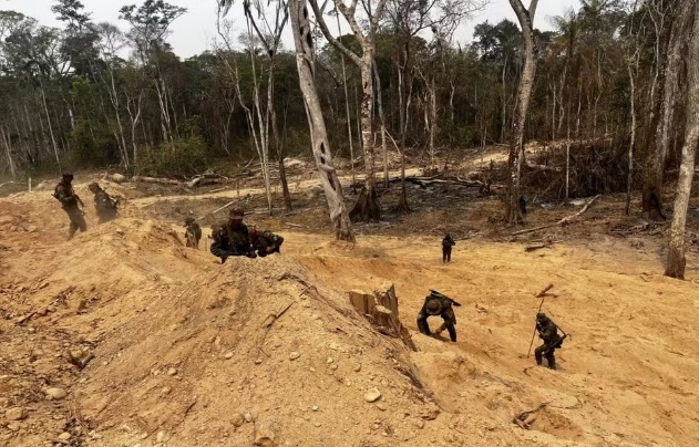 Homem é preso com ouro durante operação em terra indígena explorada pelo garimpo ilegal em MT 
