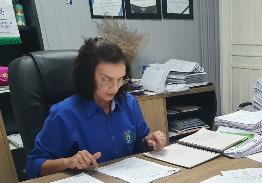 Candidata à reeleição, prefeita de Aripuanã é multada por divulgar ações da gestão em período vedado