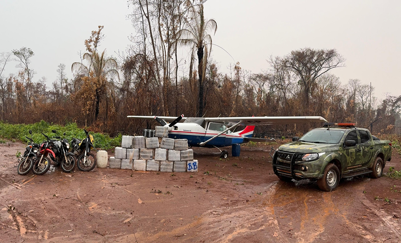 Gefron apreende 600 quilos de cocaína em aeronave e causa prejuízo de R$ 18 milhões ao crime organizado 