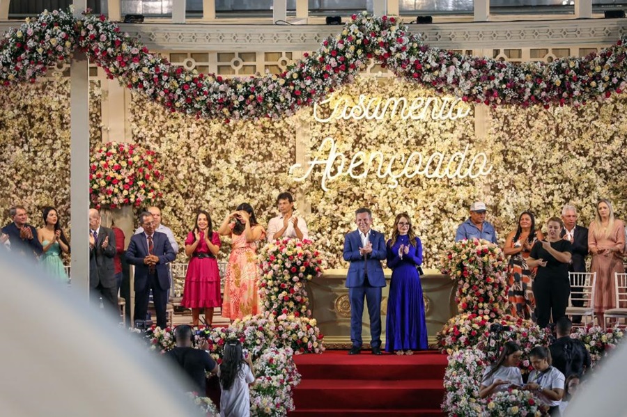 Primeira-dama de MT anuncia inscrições da 3ª edição do Casamento Abençoado com a novidade de sorteio de quatro imóveis 
