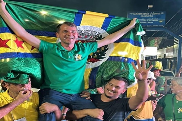"Estou feliz e agradeço a Deus e a populacao", disse Paulo Veronese logo após ser reeleito em Juína 