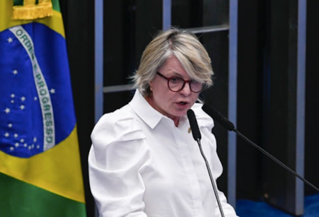 Lula sanciona projeto de senadora de MT e aumenta pena do feminicídio para até 40 anos de cadeia 