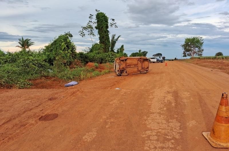 Motorista desvia de cachorro, capota veículo e morre na BR 174, próximo de Juína 