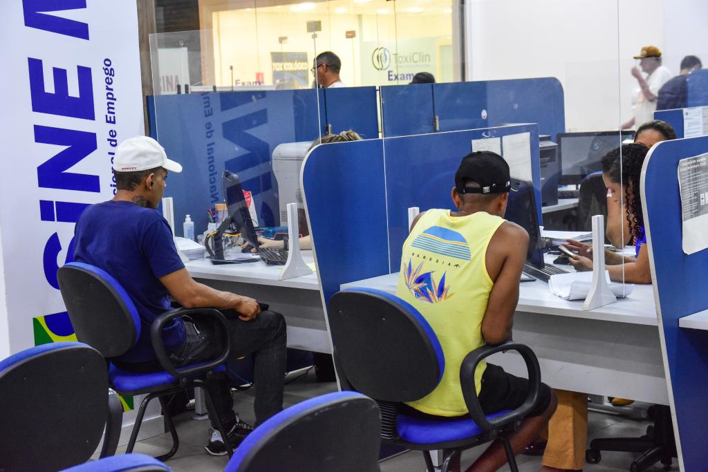 Sine Estadual disponibiliza mais de 2,7 mil vagas de trabalho nesta semana 