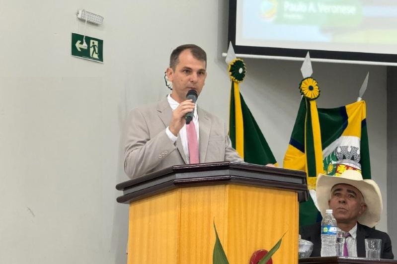 Na posse em Juína, Paulo Veronese agradece apoios e prega harmonia entre os poderes 