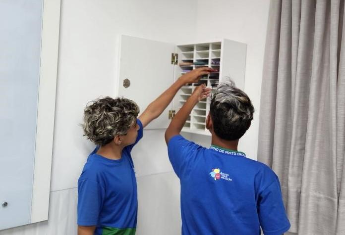 Seduc lança manual sobre proibição do uso de celulares nas escolas da rede estadual de ensino 