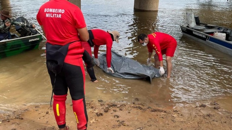 Bombeiros encontram corpo de homem que se afogou após barco virar em Colniza 