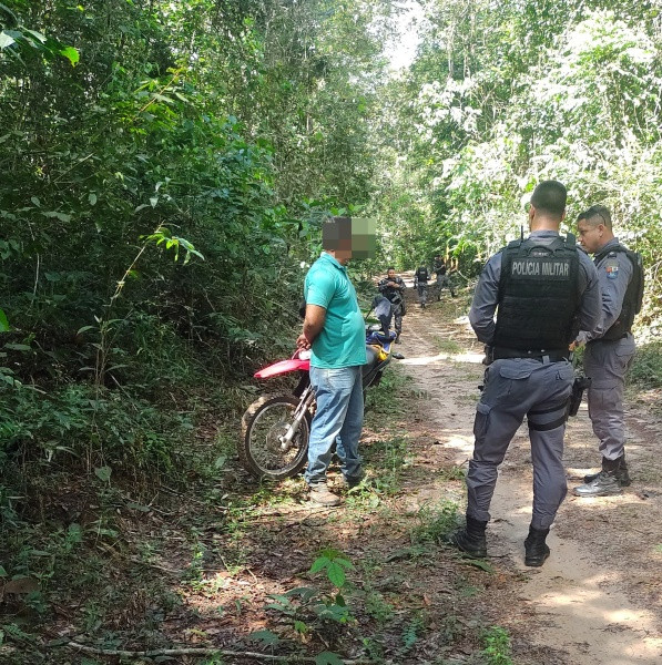 Polícia Militar de Juína atua em nova invasão de terra e prende suspeito na zona rural 