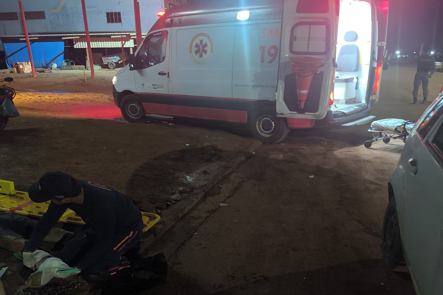 Acidente entre carro e motocicleta deixa homem ferido e expõe irregularidades no trânsito em Aripuanã 