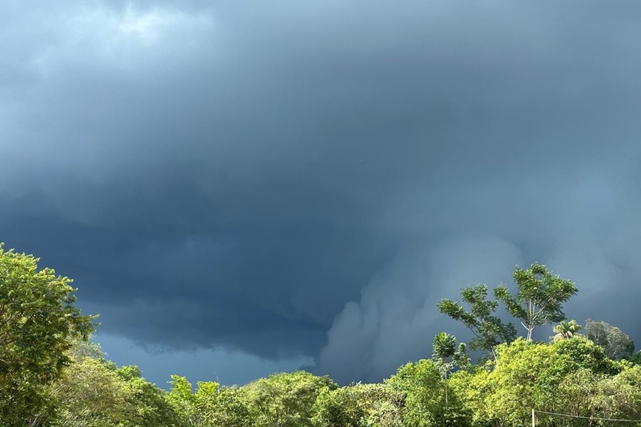 INMET emite alerta amarelo de chuvas intensas com risco de corte de energia em Aripuanã e Região até sábado (25) 