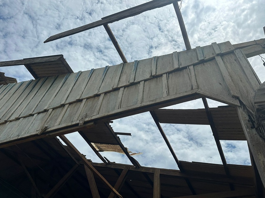 Vendaval causa destruição na região da Linha Lontra e provoca prejuízos em propriedade rural de Aripuanã 