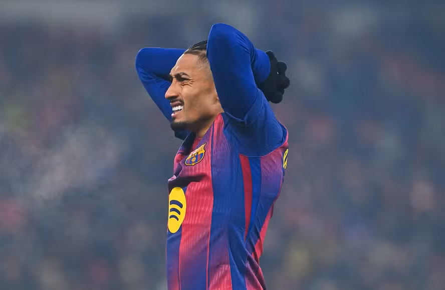 Barcelona pode receber até R$ 872 mil da Fifa por lesão de Raphinha, diz jornal 