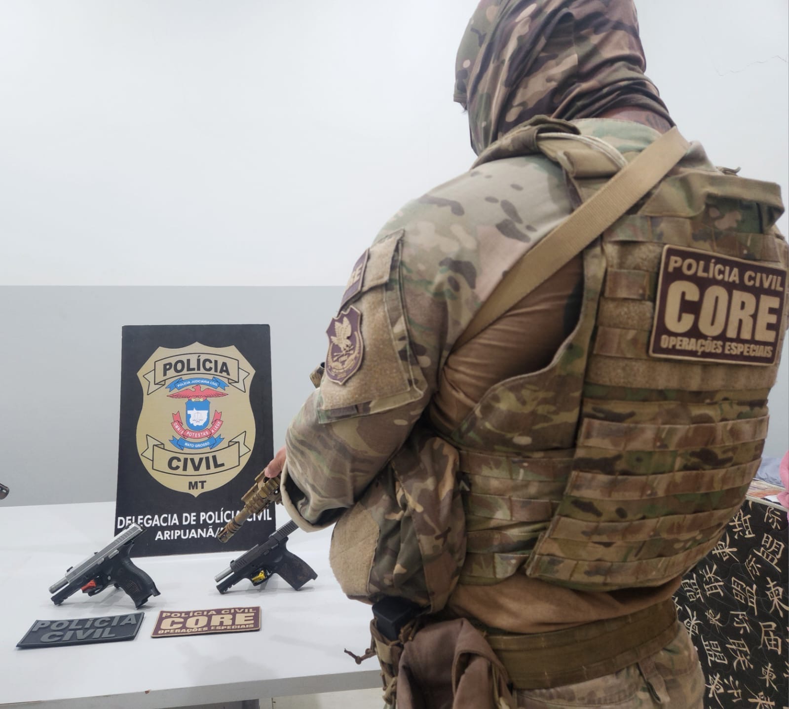 Polícia Civil apreende armas de calibre restrito e investiga ligação com facção criminosa em Aripuanã 