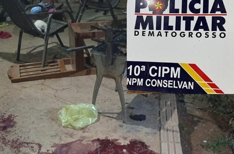 Mulher é morta a facadas após casa ser invadida em Conselvan, distrito de Aripuanã 