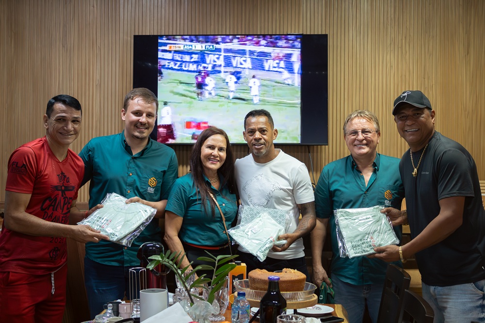 Empresários de Aripuanã recepcionam ídolos do futebol antes de jogo festivo no município 