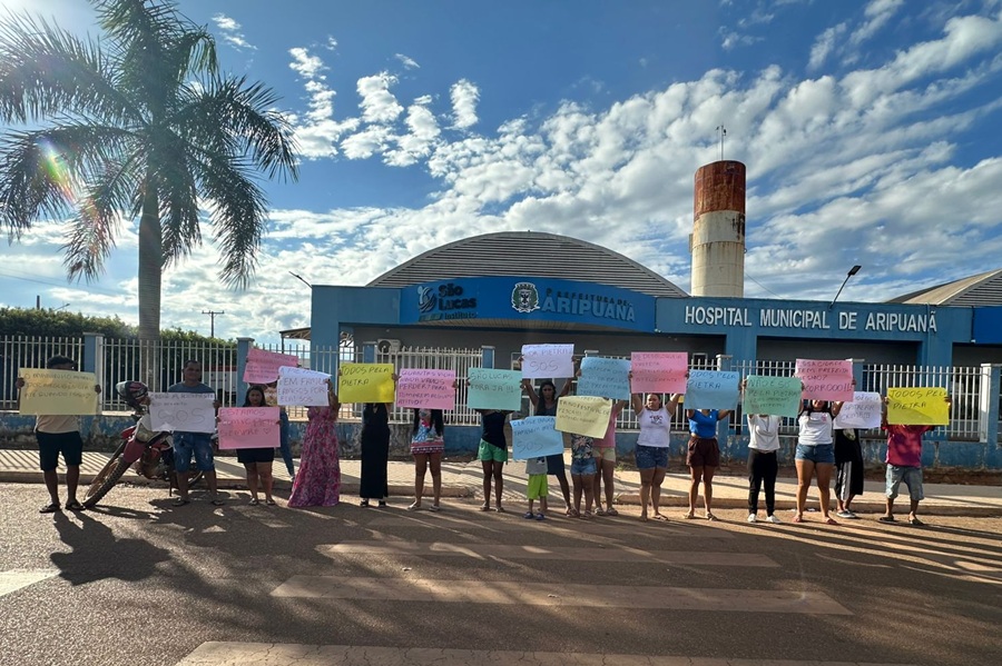 Familiares e amigos realizam manifestação por transferência urgente de jovem vítima de acidente em Aripuanã 