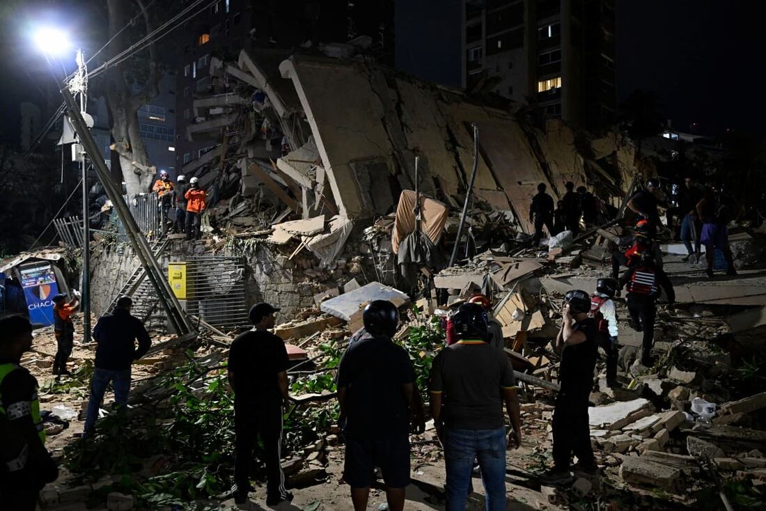 Presidente da Venezuela declara estado de emergência após terremotos 