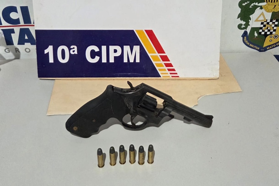 PM apreende revólver e detém suspeitos após denúncia de ameaça ligada a facção criminosa em Aripuanã 