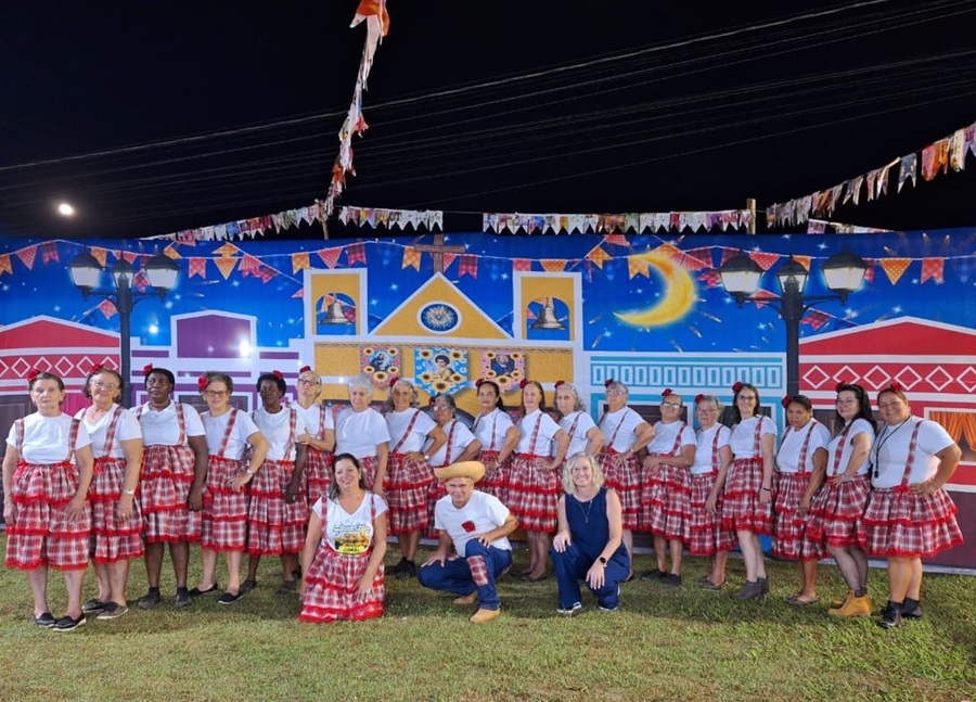 Grupo da Terceira Idade de Aripuanã participa de tradicional festa de Arraiá no município de Colniza 