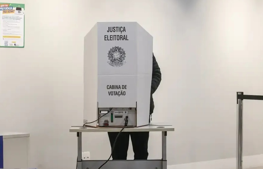 Eleições terão plebiscitos e disputas suplementares em sete cidades 