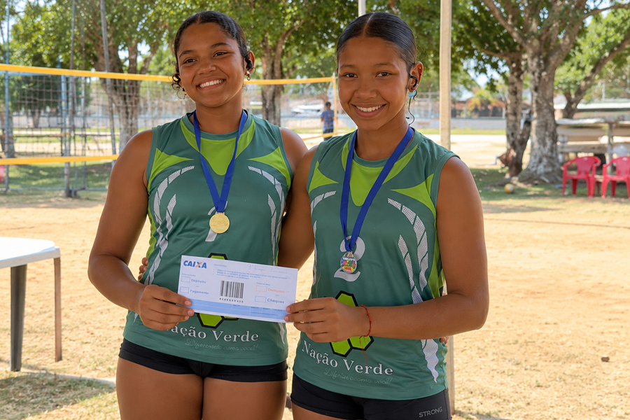 Dupla de 13 anos conquista título no Torneio de Vôlei de Areia em Aripuanã 